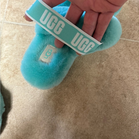 Ugg fluff slippers with sling back logo strap - Picture 2 of 5